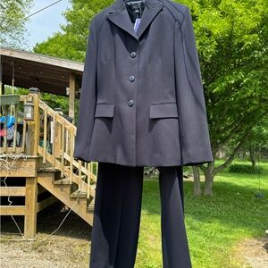 Kasper Classic Women’s Suit (Navy Blue)